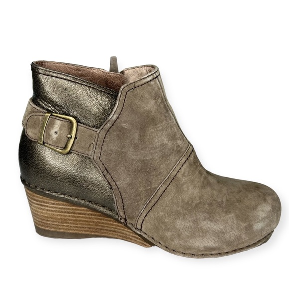 Dansko Shoes - Dansko Shirley Leather Ankle Bootie Wedge Size 39 8.5 Bootie Metallic Shimmer